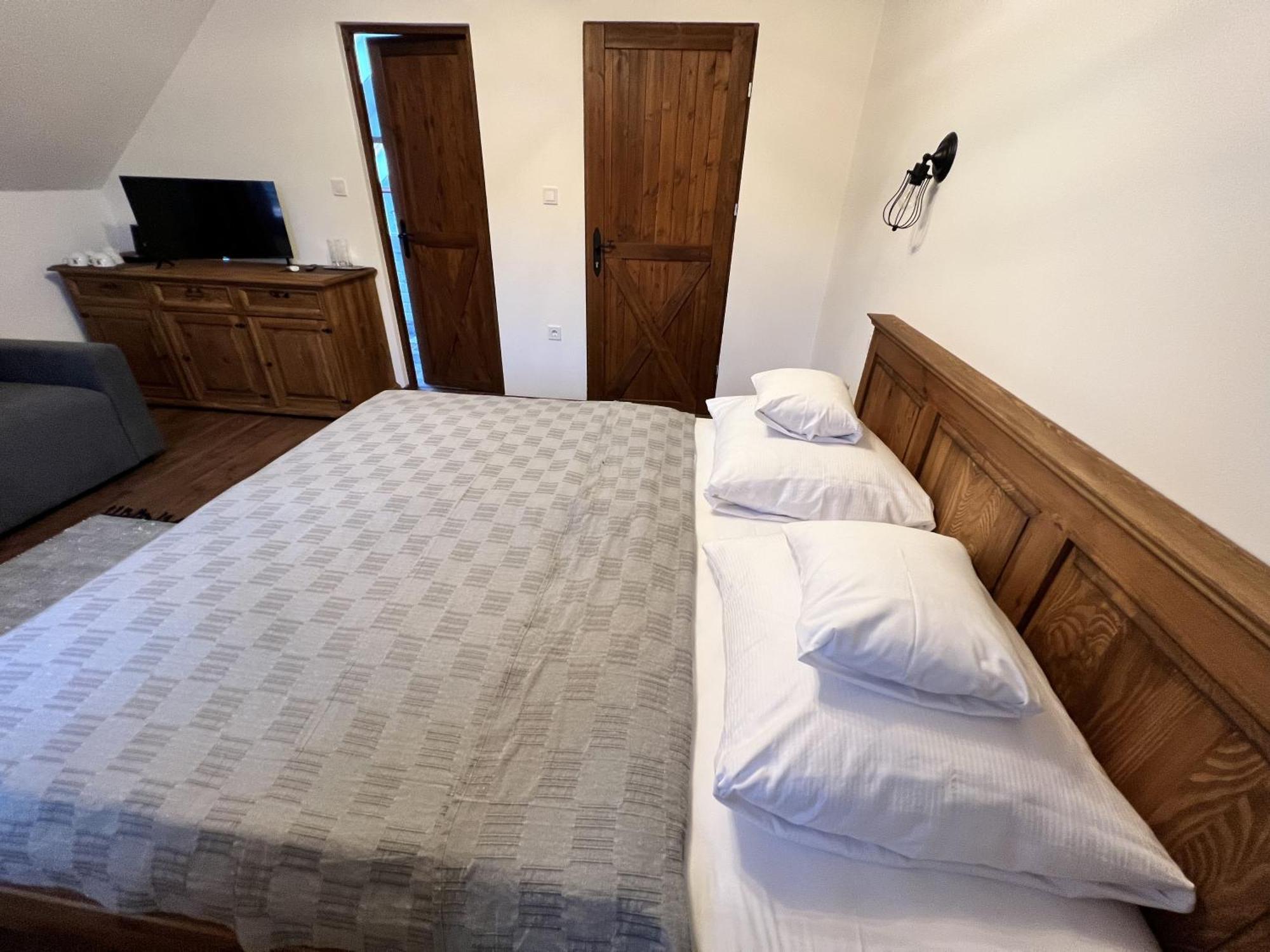Bed and Breakfast Pilisi Lovas Major, Dorog Exterior foto
